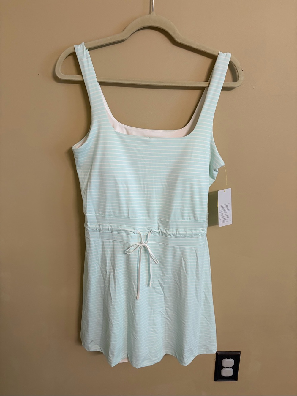 All in Motion active dress in size Large NWT